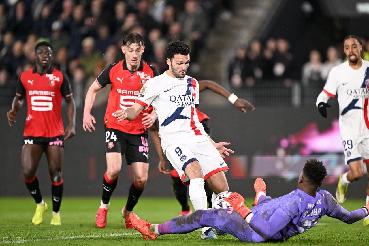 NG SPORTS-关于西亚卡姆爆冷击败巴黎圣日耳曼，出色防守引爆全场！的信息