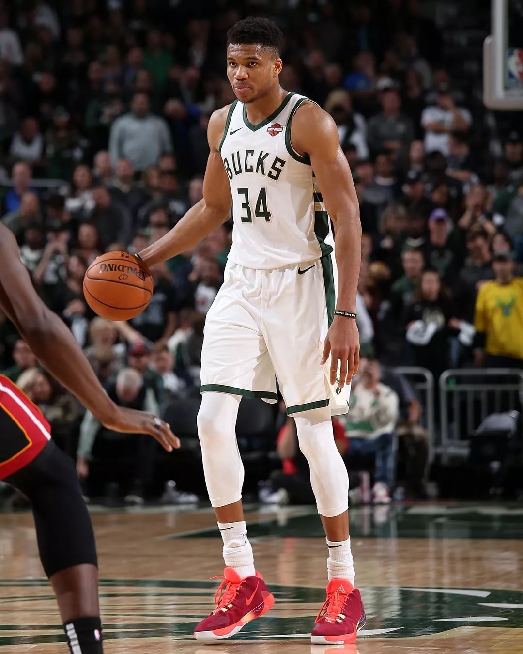 南宫体育-字母哥巅峰对决，蒂姆与70激战快船分钟，回归赛场胜负难料！的简单介绍